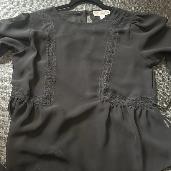 Derek Heart Black Asymmetrical Cut Out Blouse size large - Picture 11 of 11